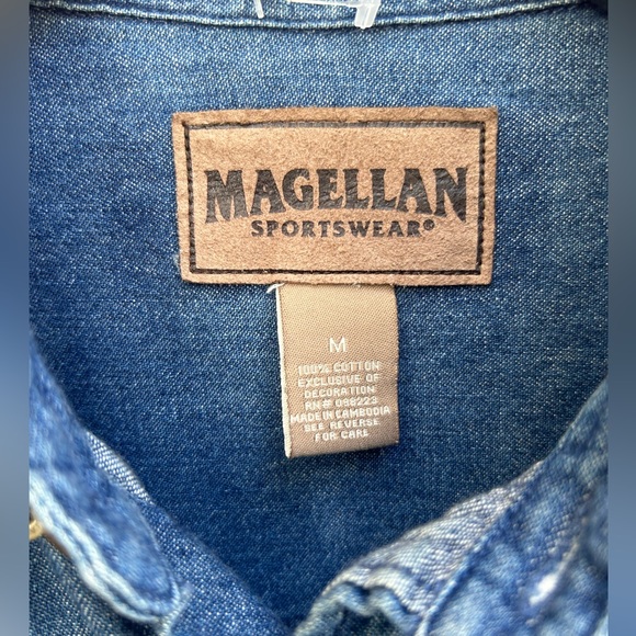 Magellan Mens Denim Long Sleeve Shooter’s Shirt with Embroidered Deer. Size Med - Picture 4 of 5